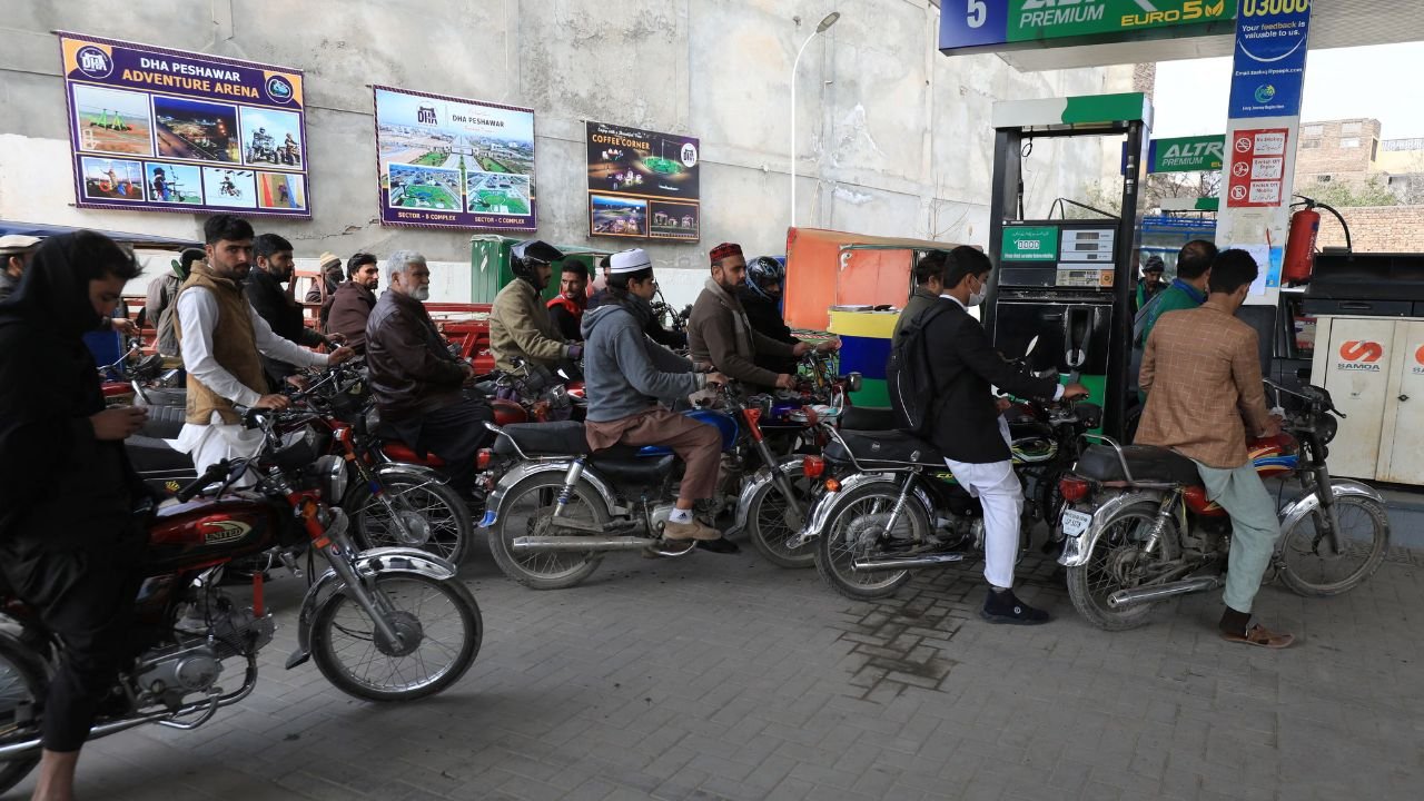 pakistan fuel crisis