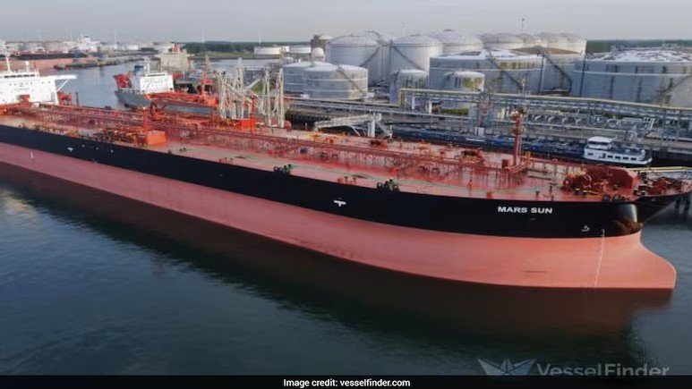 russian-oil-tankers-Aqua-Titan-divert-china-to-india-2026