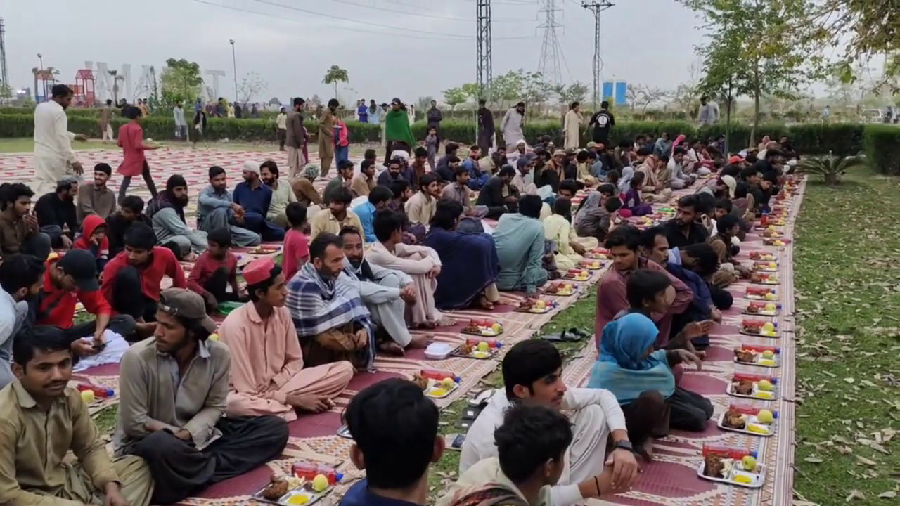 pakistan-ramadan-iftar-sehri-food-crisis