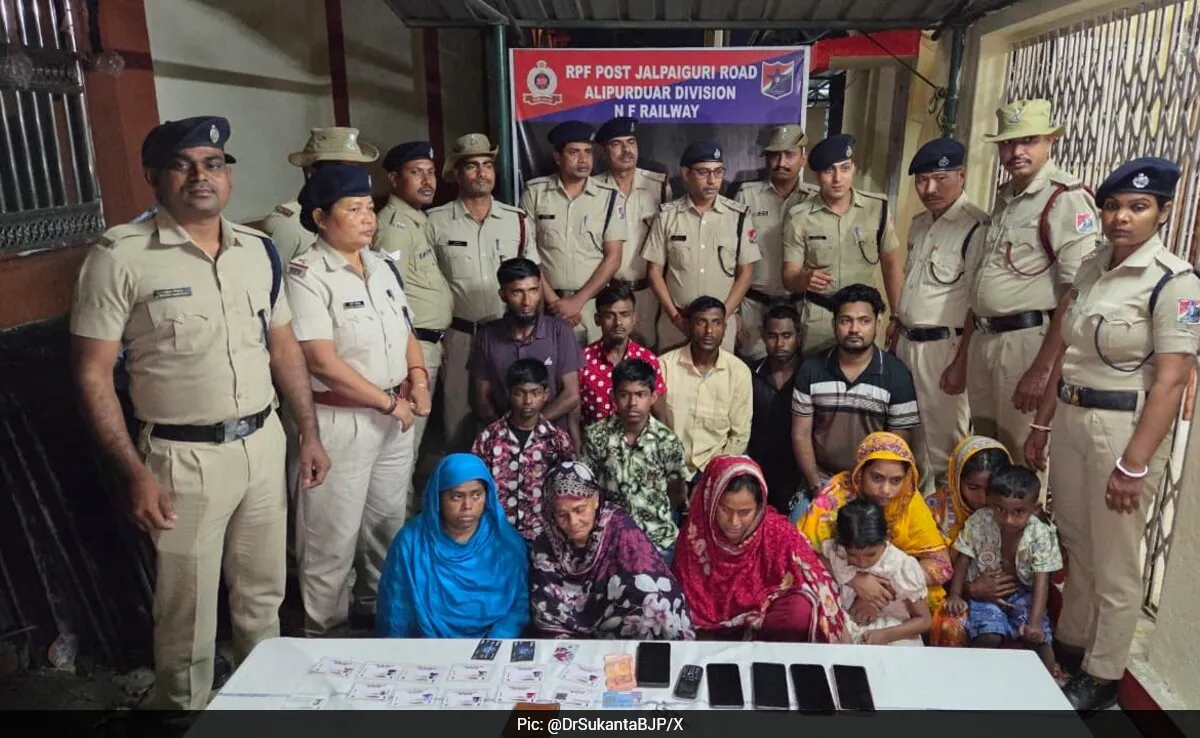 bangladesh-nationals-arrested-fake-aadhaar-bengal